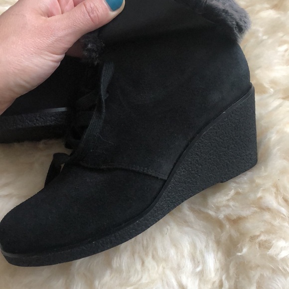 COLE HAAN wedge heel faux fur-cuff lace up booties. Black size 5 1/2 B. - Picture 14 of 14